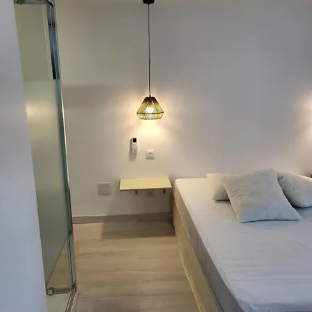 Au Rdc D'une Charmante Maison *