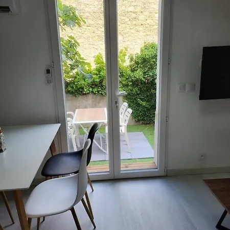 Au Rdc D'une Charmante Maison サン・シプリアン