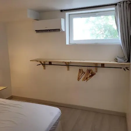 Au Rdc D'une Charmante Maison *