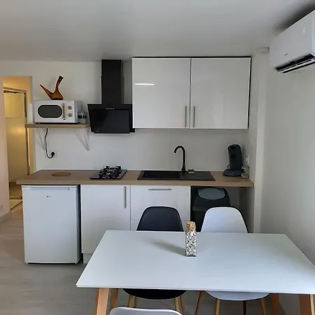 Au Rdc D'une Charmante Maison