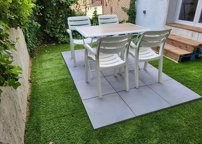 Au Rdc D'une Charmante Maison Apartament