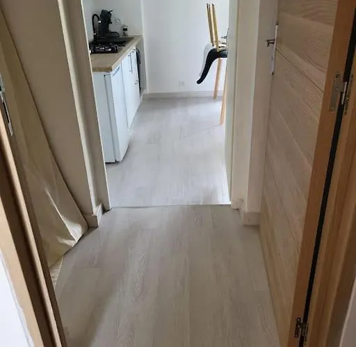 Au Rdc D'une Charmante Maison Apartament