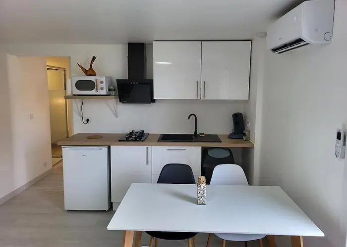 Au Rdc D'une Charmante Maison