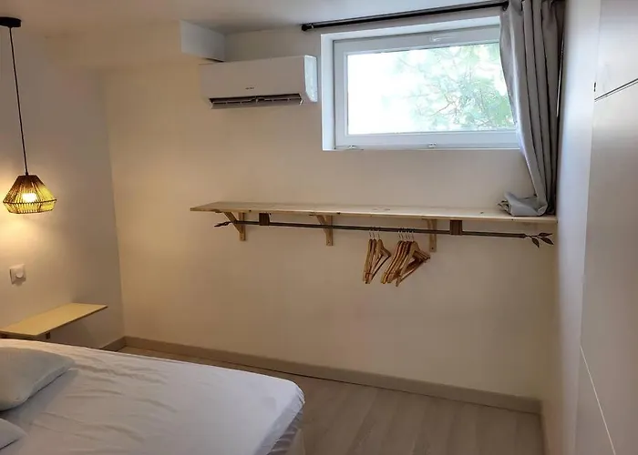 Au Rdc D'une Charmante Maison *